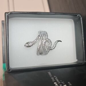 UNICORN ALERT! Reign Snake ring Bomb Party